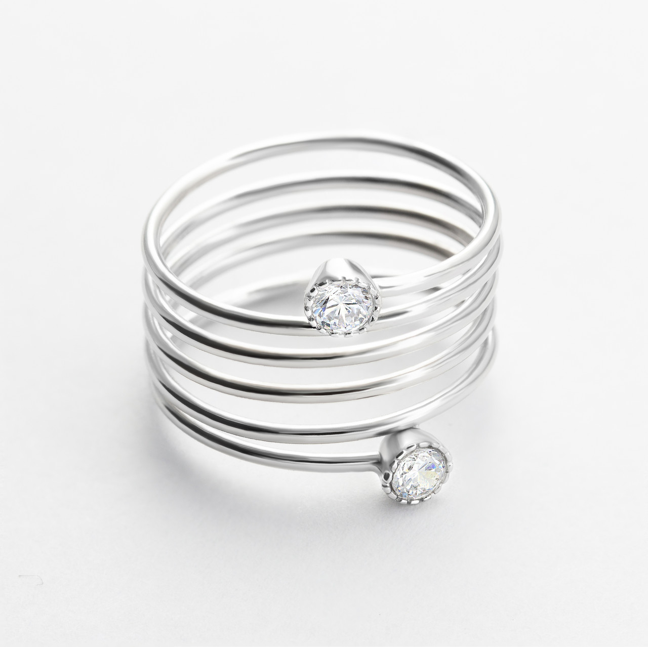 Срібна каблучка покрита родієм зі вставкою Swarovski Zirconia, Розмір 15,0, Вага: 2.8 г