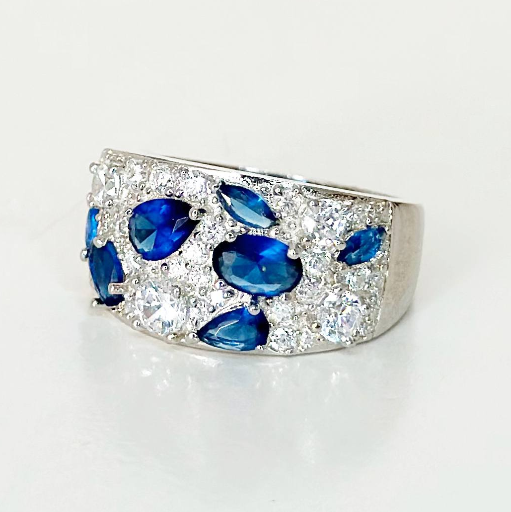 Срібна каблучка з фіанітами, Розмір 17,0, Вага: 6.5 г