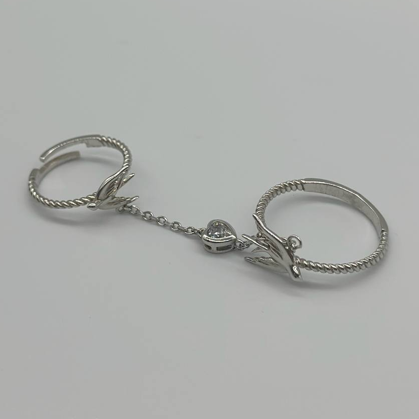 Срібна каблучка зі вставкою Swarovski Zirconia, Розмір 16,0, Вага: 3.2 г