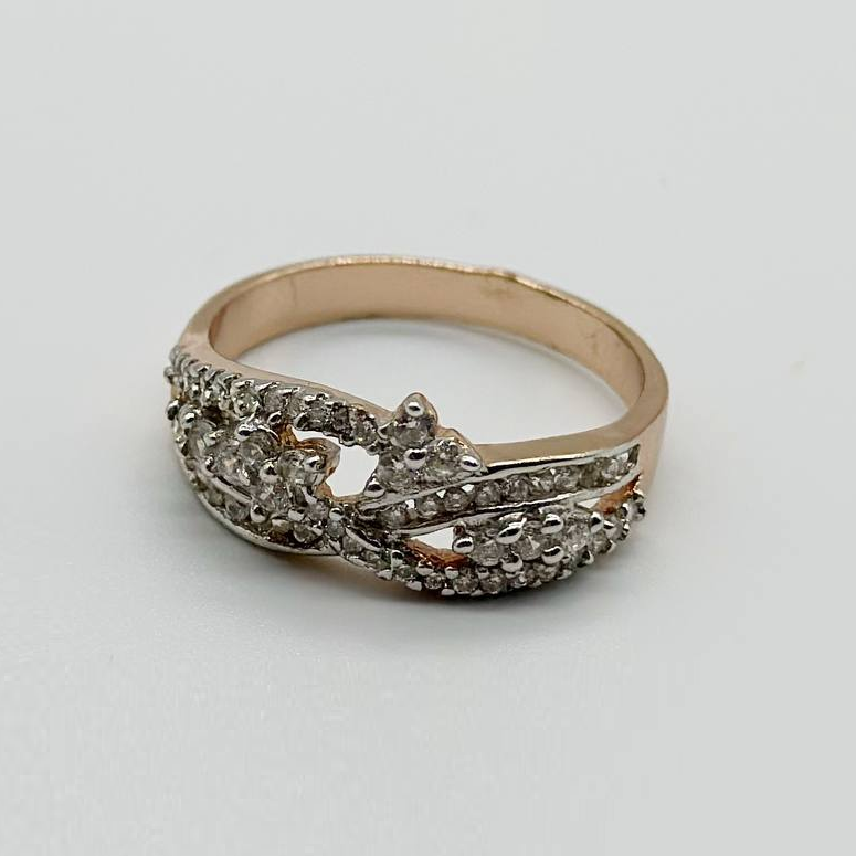 Срібна каблучка з фіанітами, Розмір 16,8, Вага: 3.5 г