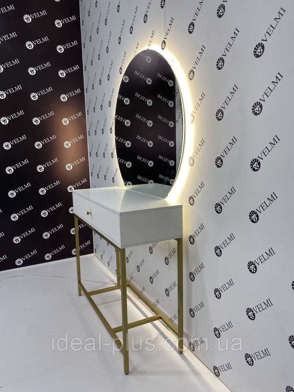 Дзеркало візажиста з підсвічуванням LED в студію краси Eclipse перукарське дзеркало зі столиком Vm 735