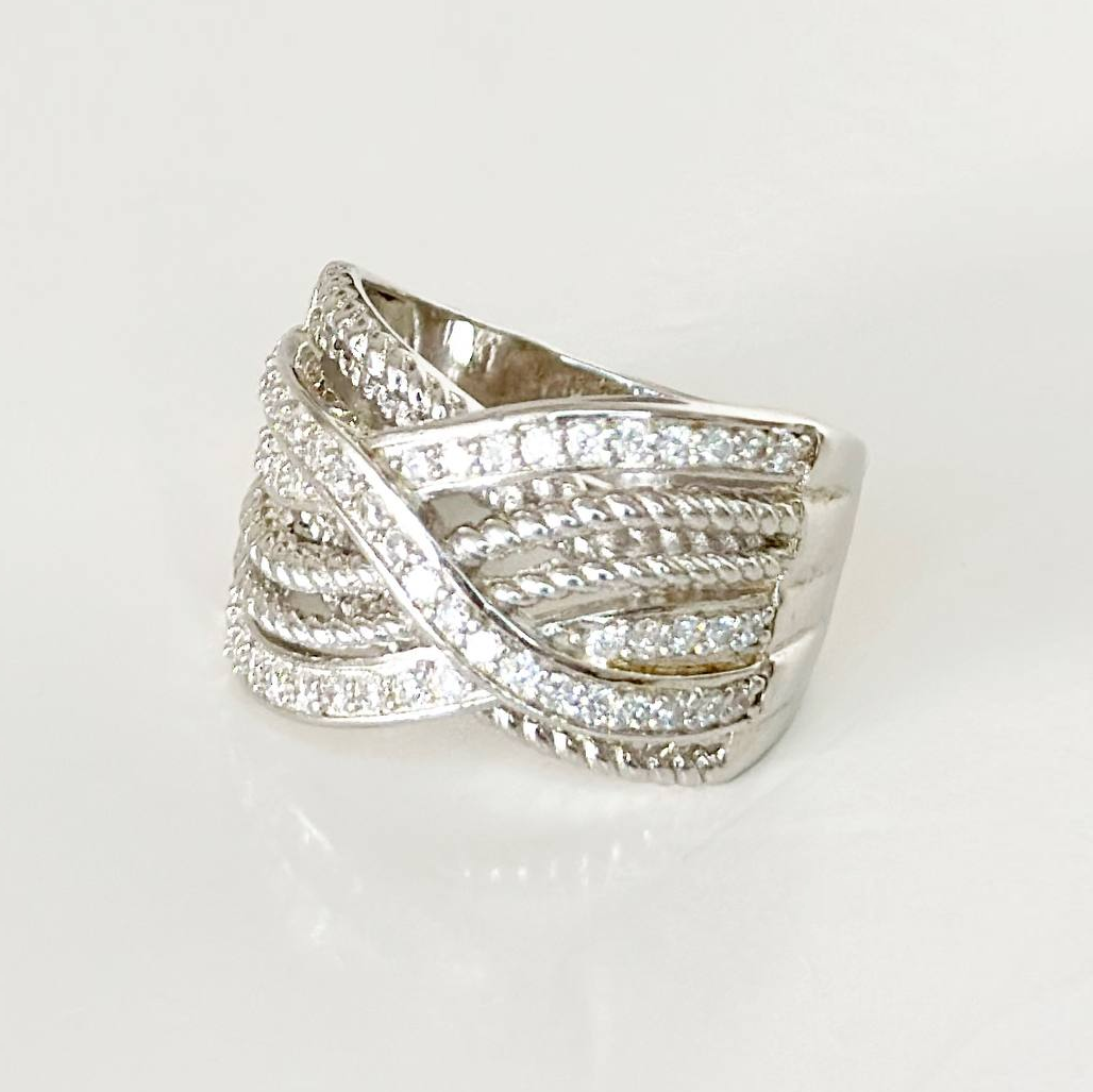 Срібна каблучка з фіанітами, Розмір 17,0, Вага: 8.5 г