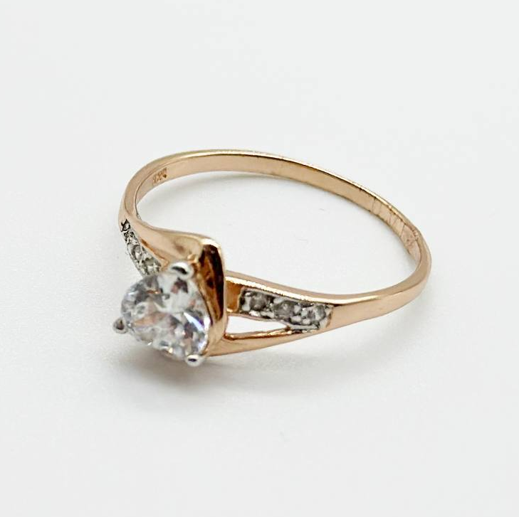 Срібна каблучка з фіанітами, Розмір 16,0, Вага: 1.9 г