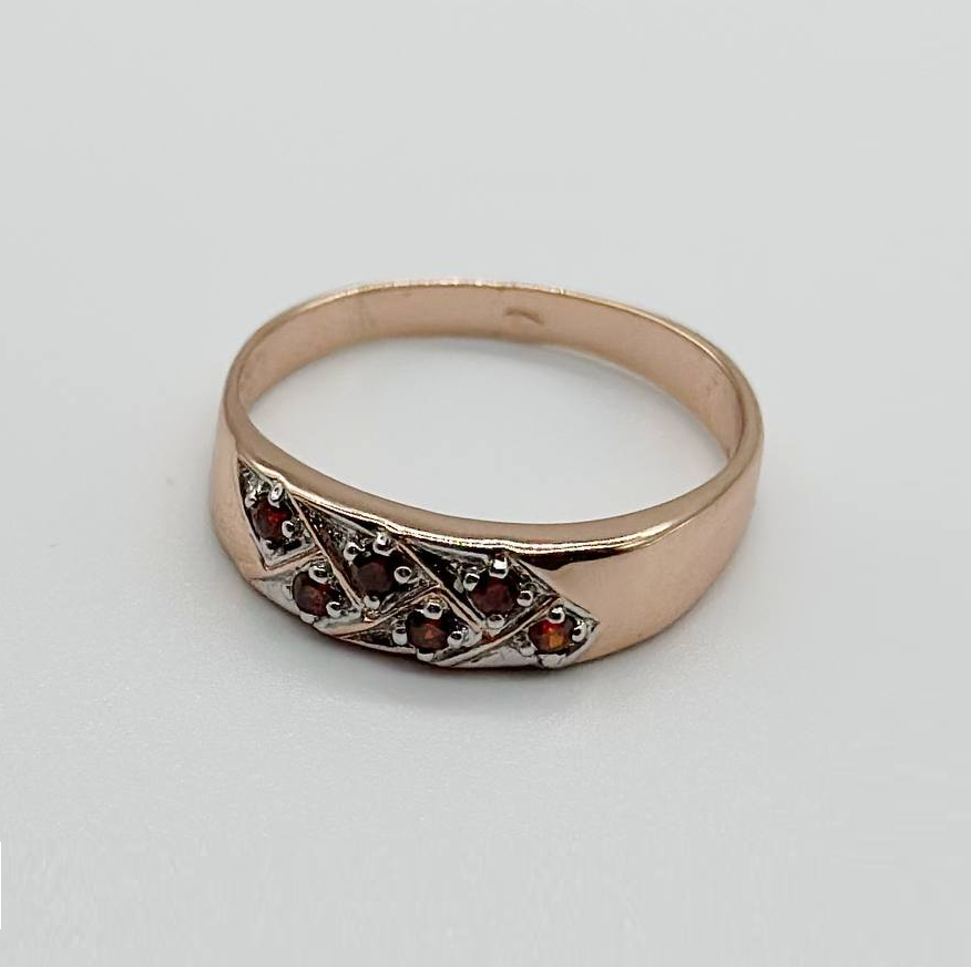 Срібна каблучка з фіанітами, Розмір 16,0, Вага: 2.2 г