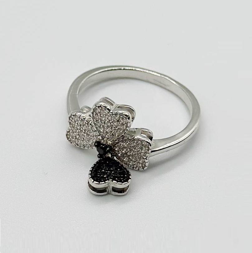 Срібна каблучка в стилі "Van Cleef  та  Arpels" з фіанітами, Розмір 18,5, Вага: 3.0 г