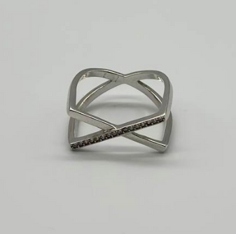 Срібна каблучка з фіанітами, Розмір 17,0, Вага: 3.2 г