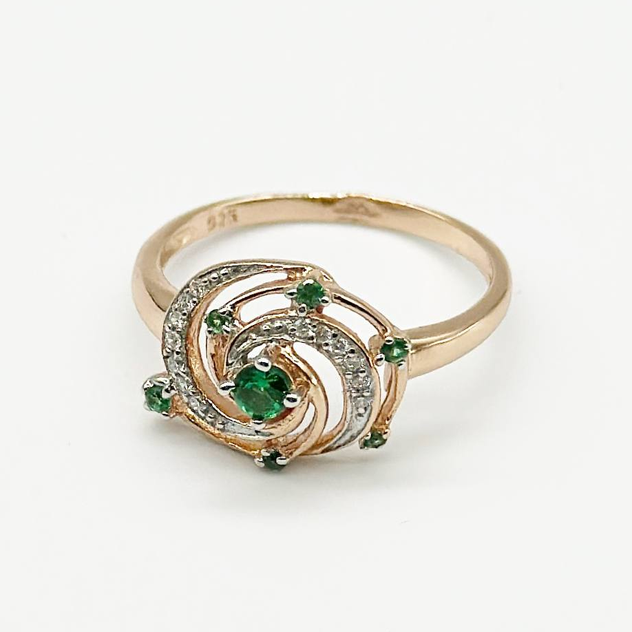 Срібна каблучка зі вставкою фіаніт, Розмір 16,0, Вага: 2.1 г