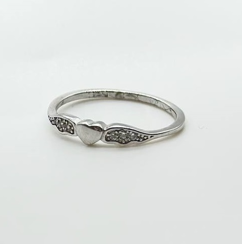 Срібна каблучка з фіанітами, Розмір 16,0, Вага: 1.0 г