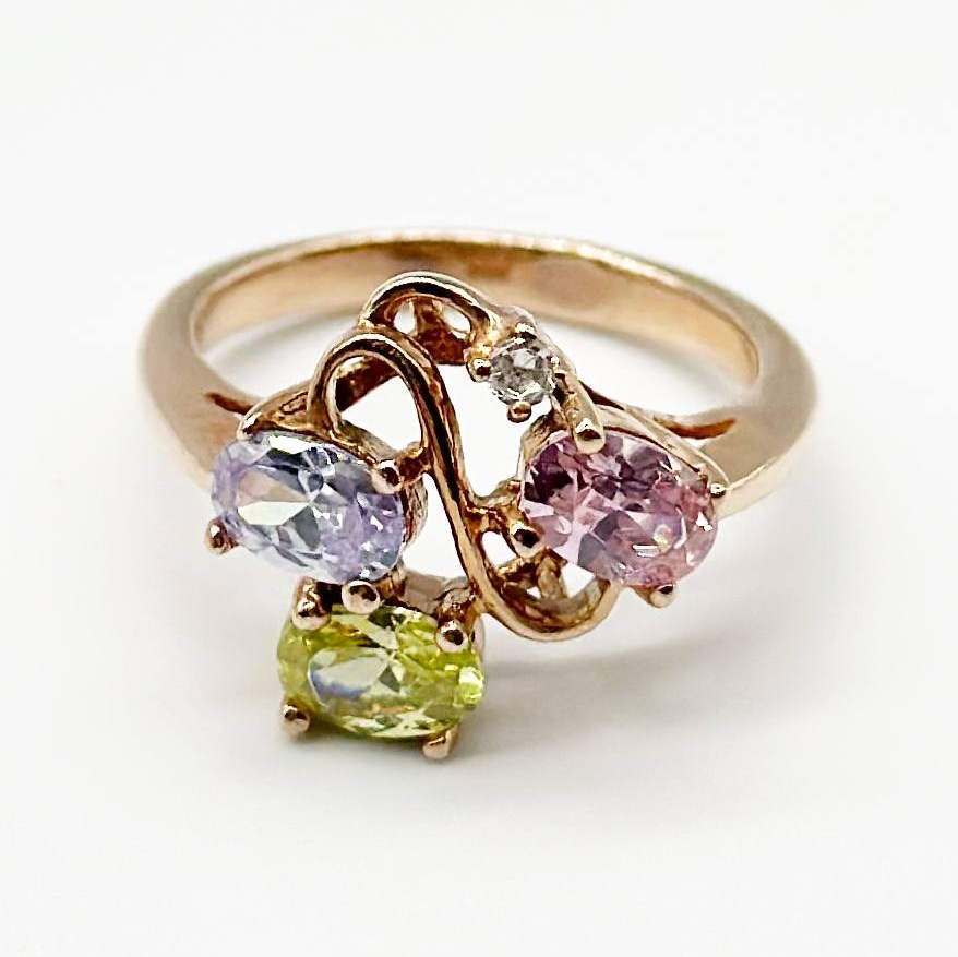 Срібна каблучка зі вставкою фіаніт