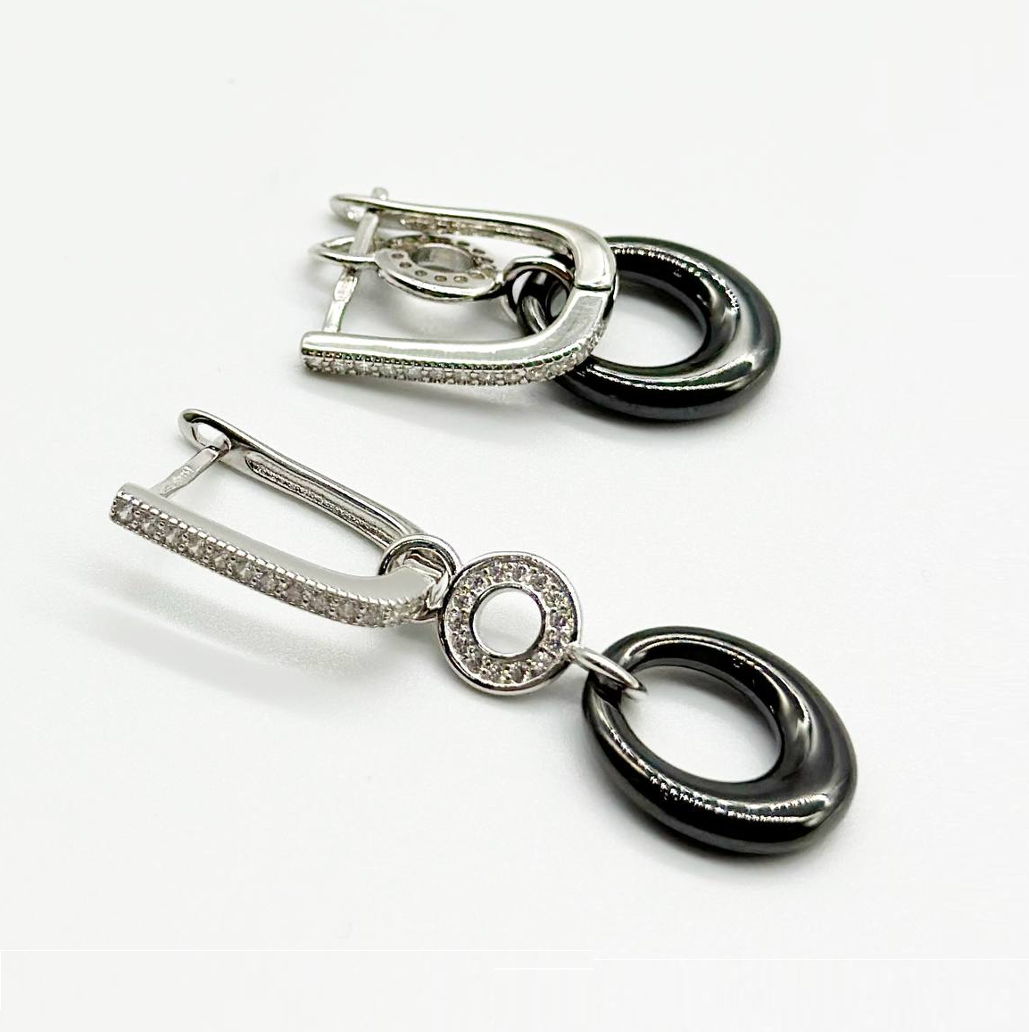 Срібні сережки зі вставкою фіаніт/кераміка