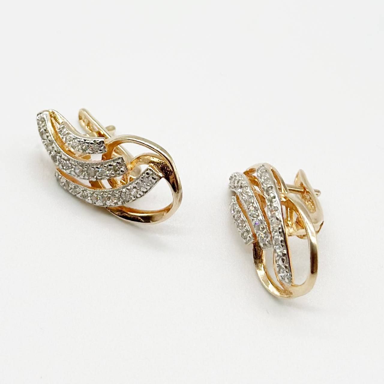 Срібні сережки зі вставкою фіаніт