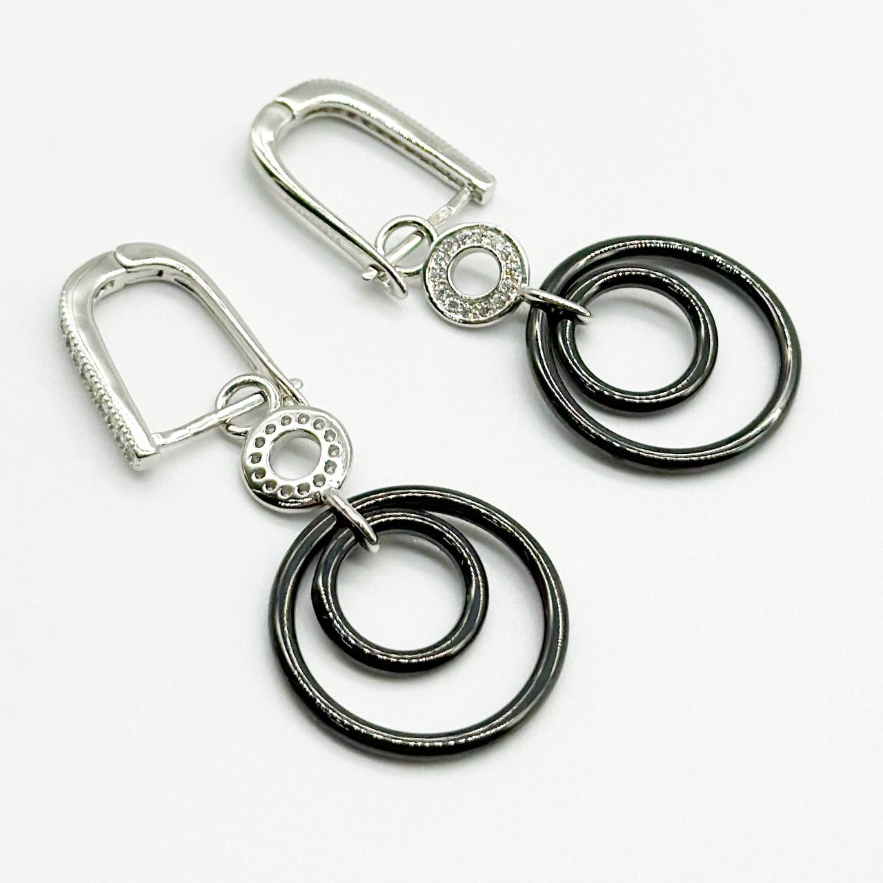 Срібні сережки зі вставкою фіаніт/кераміка