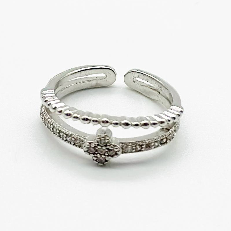 Срібна каблучка зі вставкою фіаніт