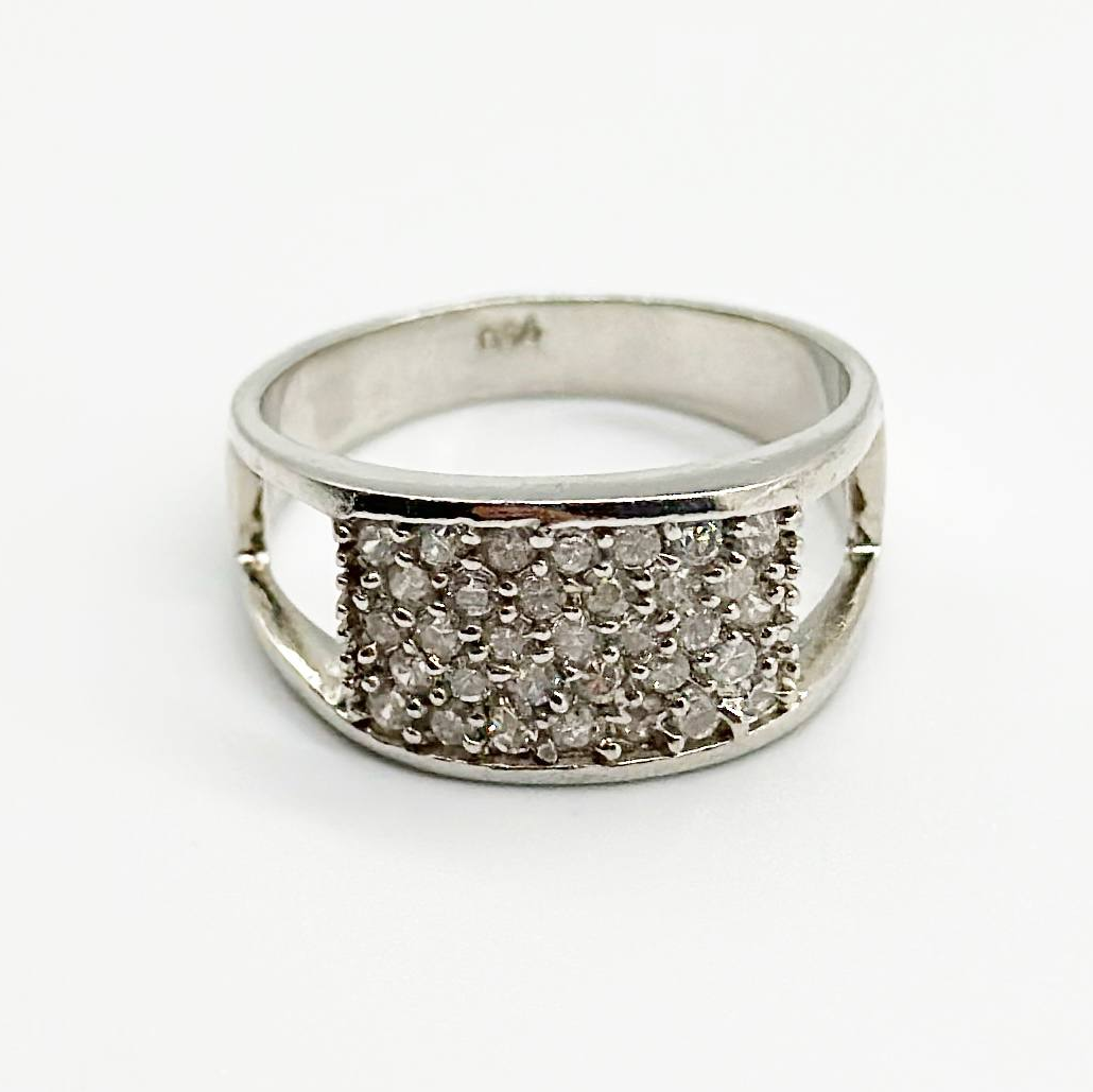 Срібна каблучка зі вставкою фіаніт, Розмір 18,0, Вага: 4.3 г