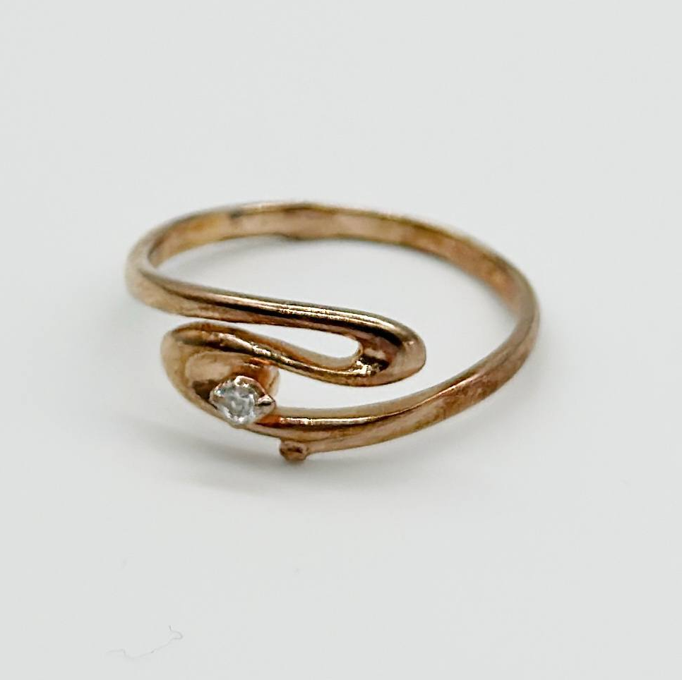 Срібна каблучка зі вставкою фіаніт, Розмір 15,9, Вага: 1.4 г