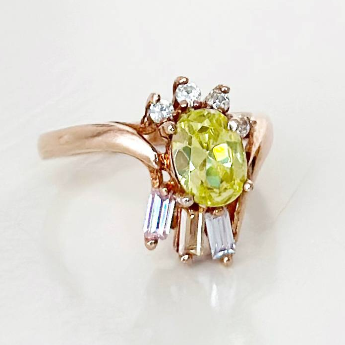 Срібна каблучка зі вставкою фіаніт, Розмір 16,5, Вага: 4.2 г