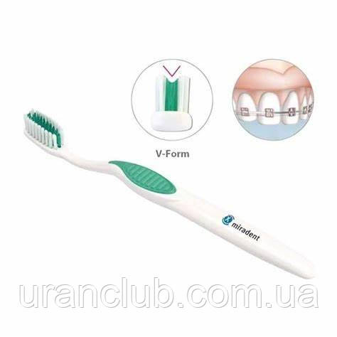 Зубна щітка Miradent Carebrush Ortho для очищення брекетів