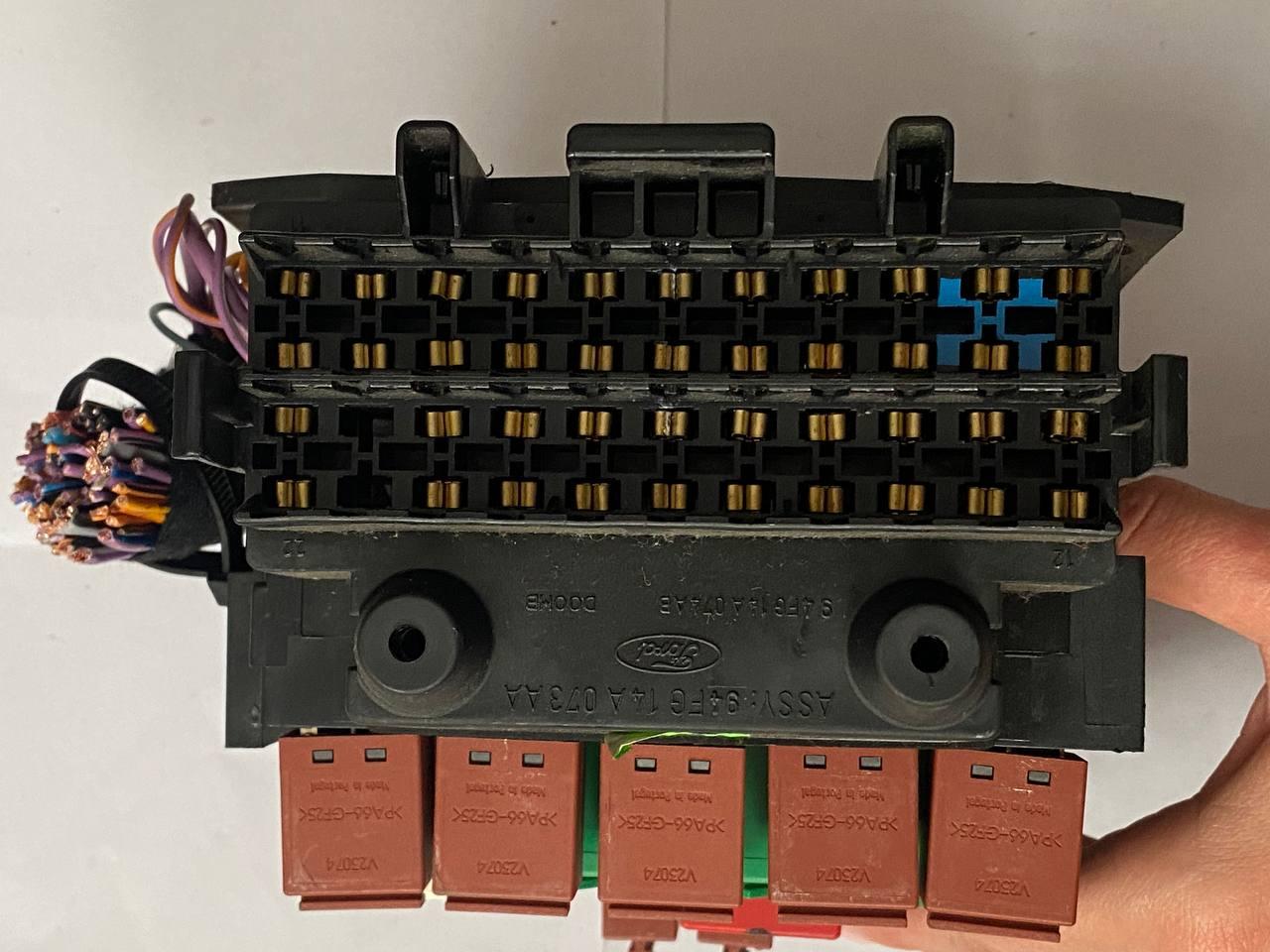 Блок реле Ford 94FG 14A 073AA / 94FG14A073AA / 94F 14A 074AB / 94FG14A074AB, фото 1