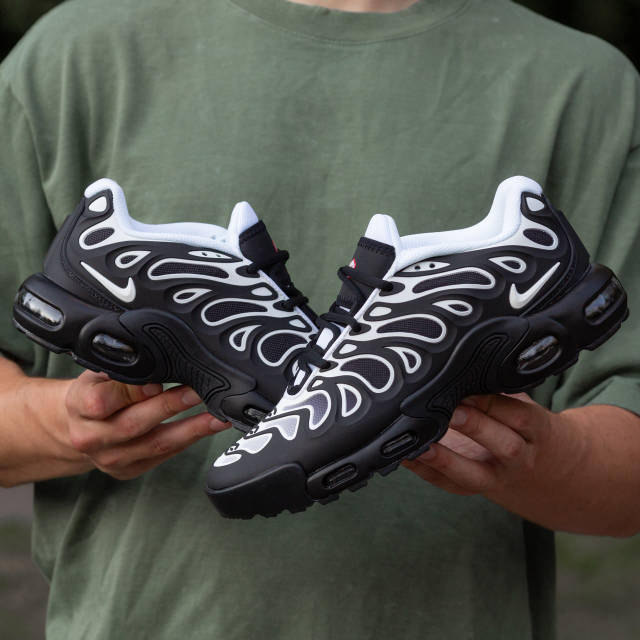 Мужские кроссовки Nike Air Max Tn Plus Black White