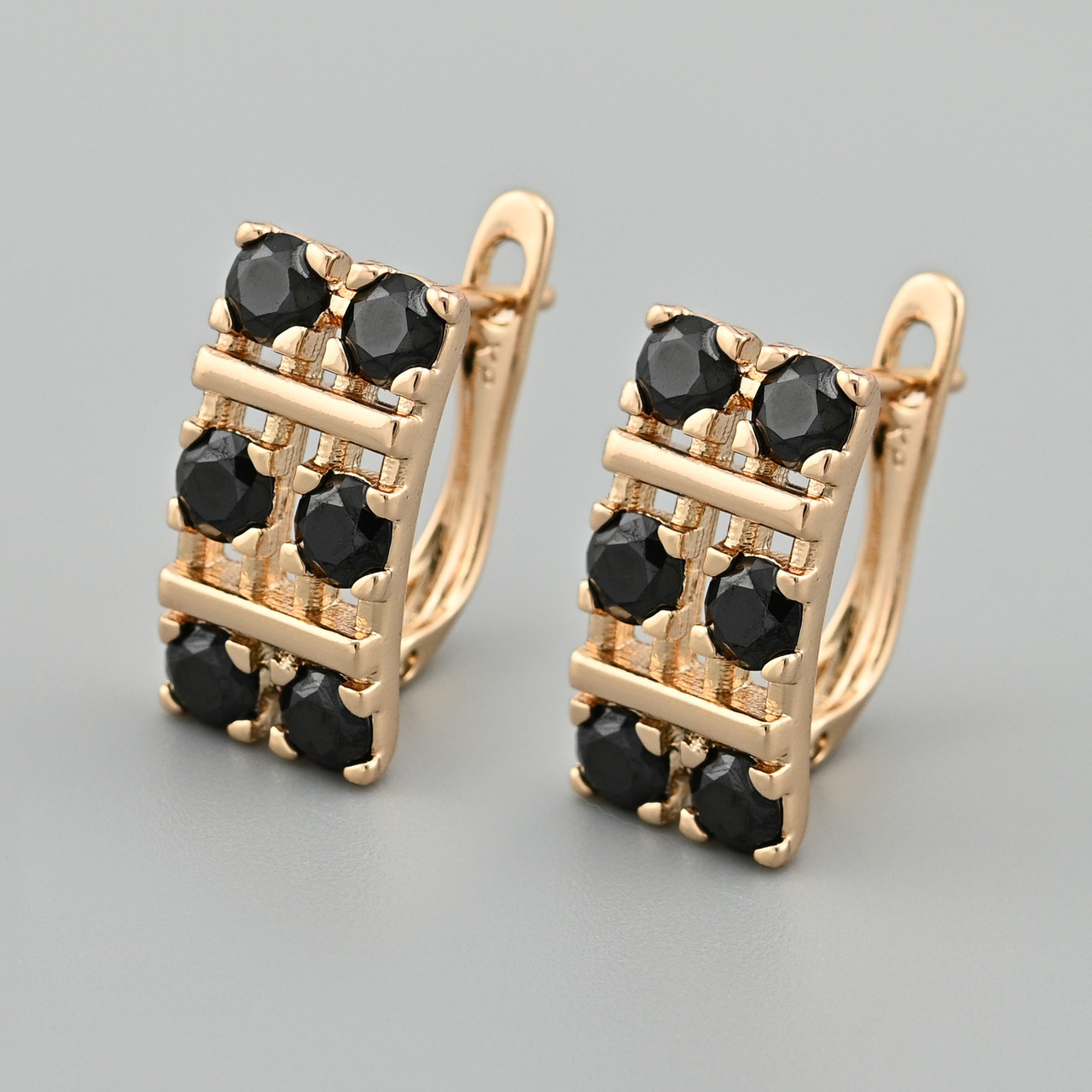 Сережки Аріадна 45470 розмір 16х8 мм чорні фіаніти вага 3.9 г позолота 18К, фото 1