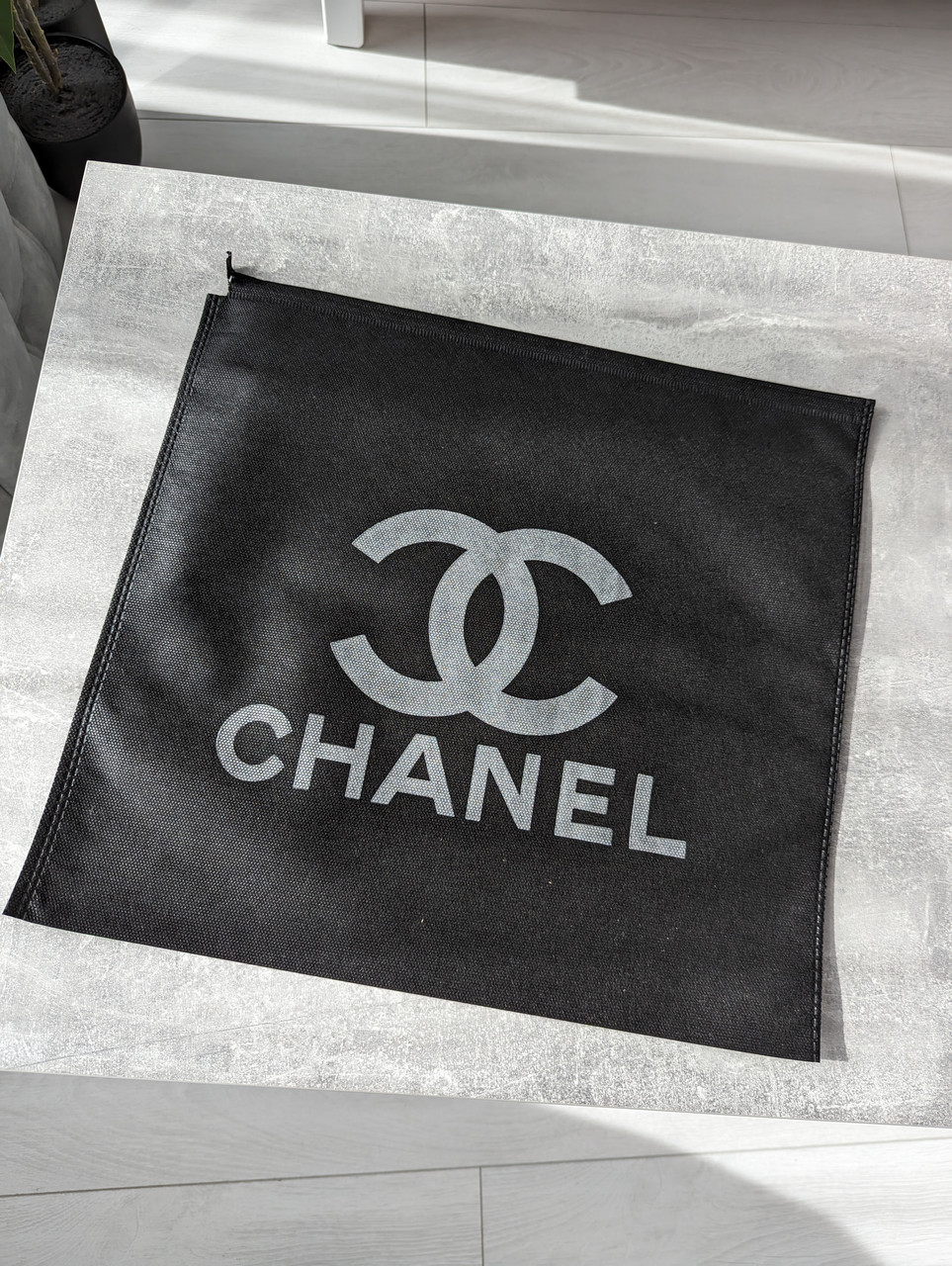 Фірмове паковання пильник, чохол маленький Chanel, паковання на подарунок. Подарункова брендова упаковка Шанель