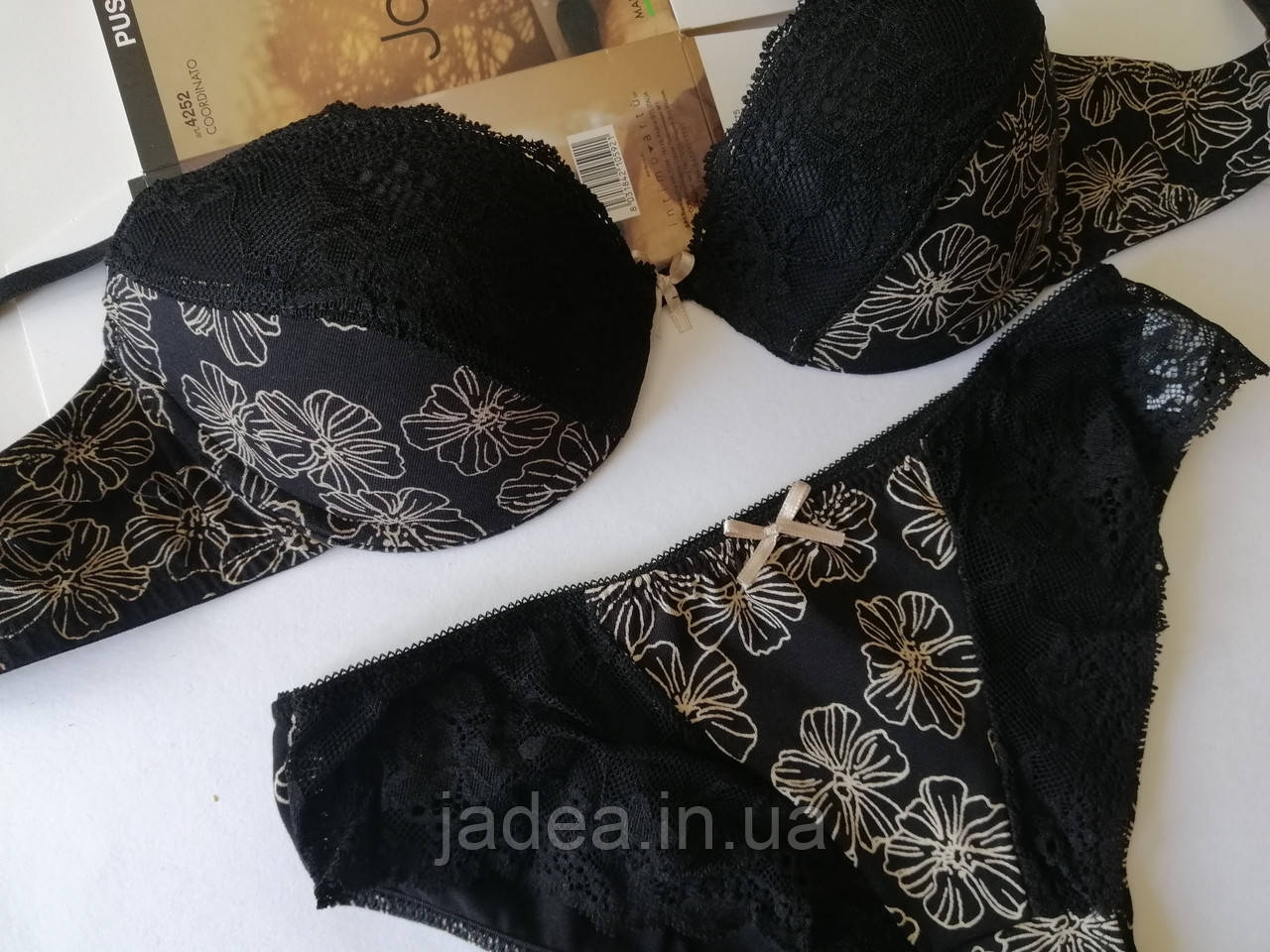 Ошатний мереживний комплект спідньої білизни Jadea 4252, Італія