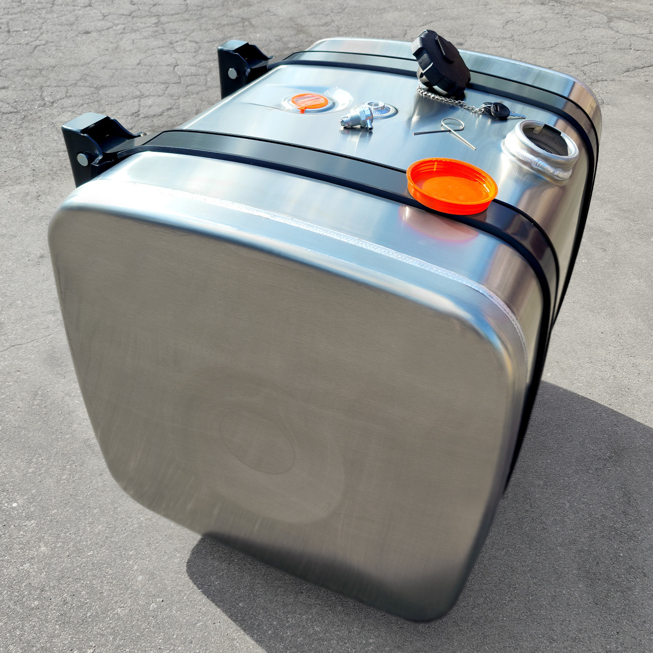 Паливний бак MAN / DAF / IVECO на 380л (700х700х850), фото 1