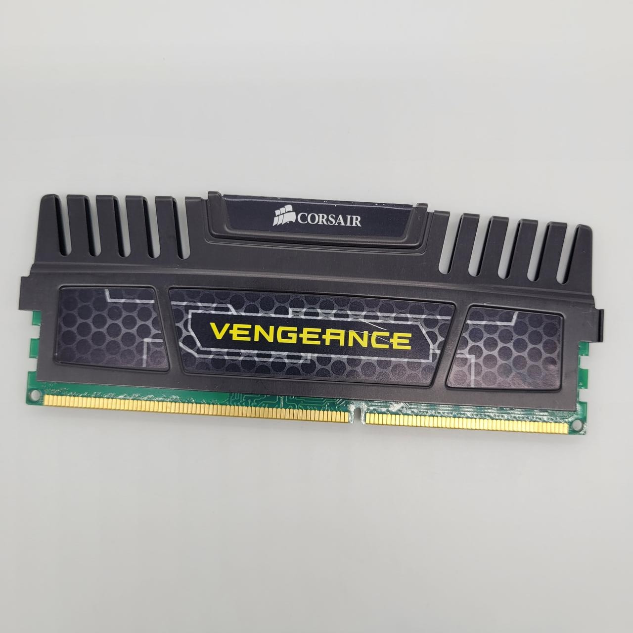 Ігрова оперативна пам'ять Corsair DDR3 4Gb 1600MHz PC3-12800U 1R8 CL9 (CMZ12GX3M3A1600C9) Б/В