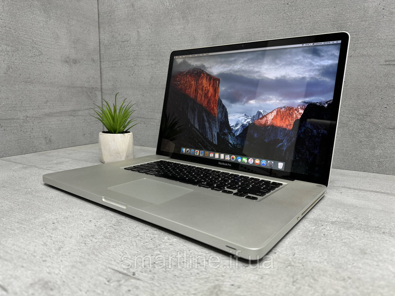 Ноутбук Apple MacBook Pro A1297 / 256gb ssd / 17" / RAM 4gb ddr3 / Nvidia GeForce 9400M