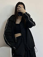 Жіноча весняна оверсайз вітровка з лампасами плащівка (чорна)