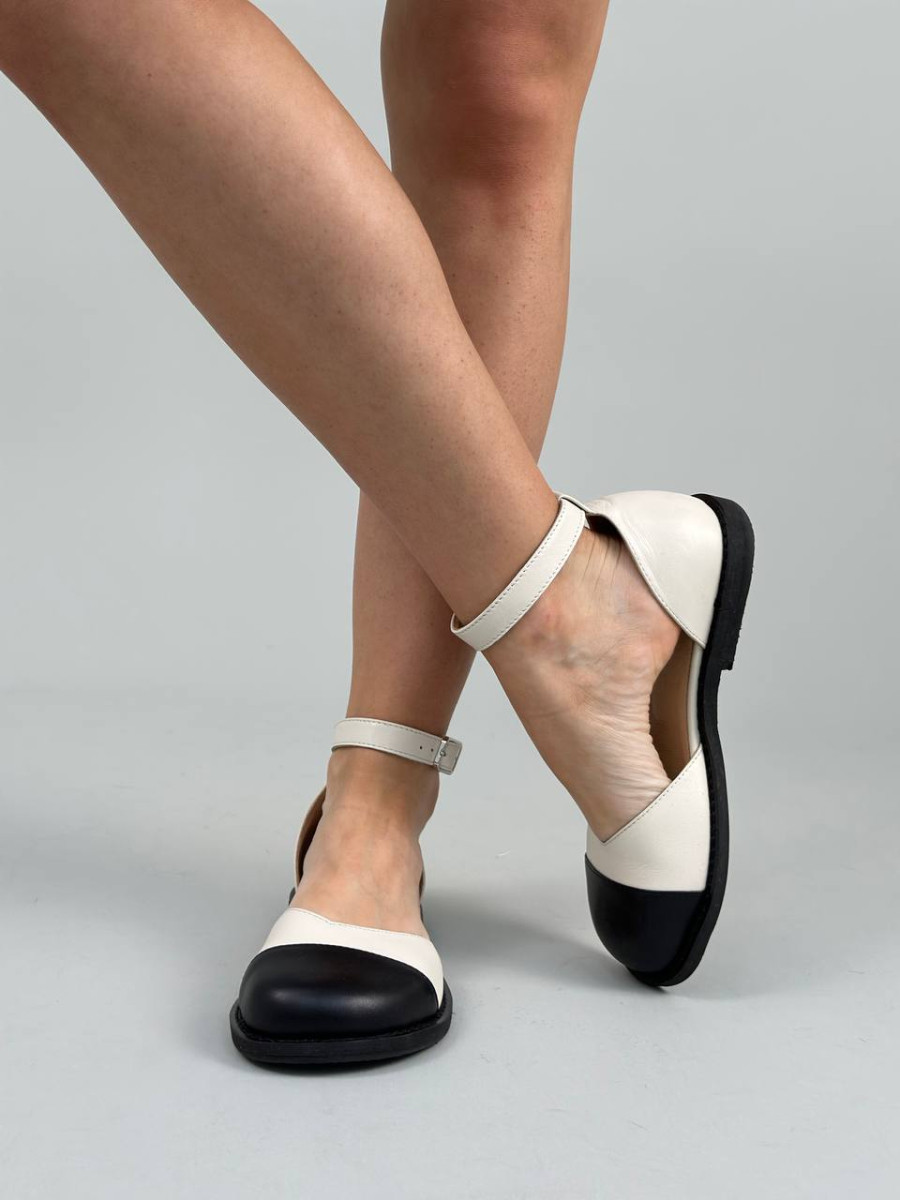 Босоніжки жіночі ShoesBand Молочні з чорним носком натуральна шкіра 39 (25 см) (S99001)