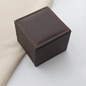 Коробочка для персня або каблучки квадратна коричнева