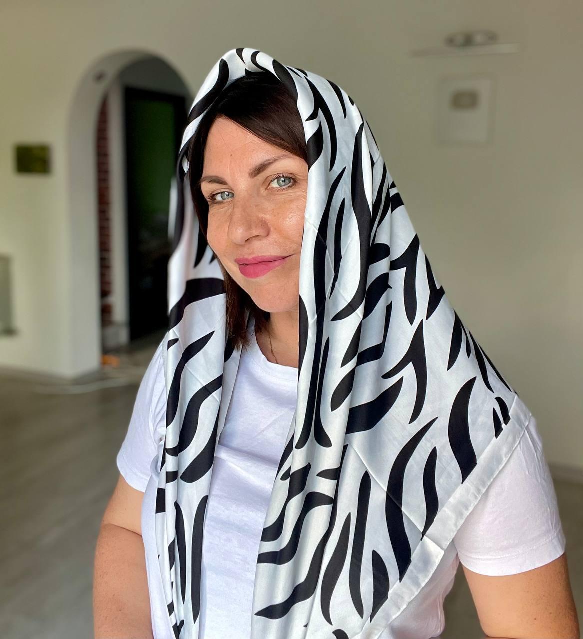 Шовкова хустка принт зебра 90*90 см білий