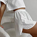 Жіноча трикотажна піжама білого кольору домашній комплект топ плюс шорти, фото 4