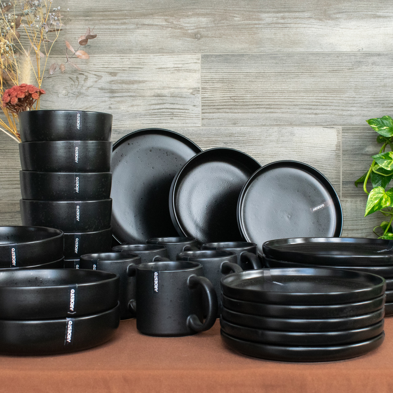 Сервіз із керамічного посуду Ardesto Trento Black 30 предметів