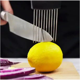 Металевий тримач для нарізки овочів та м'яса Фіксатор для різання продуктів