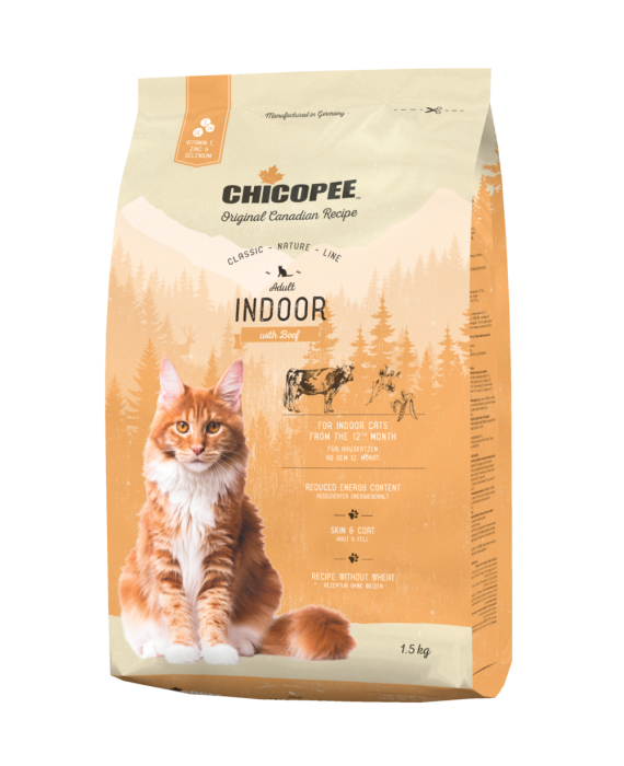 Повнораціонний сухий корм Chicopee CNL Cat Adult Indoor Beef із яловичиною для дорослих котів старше 1 року, а також