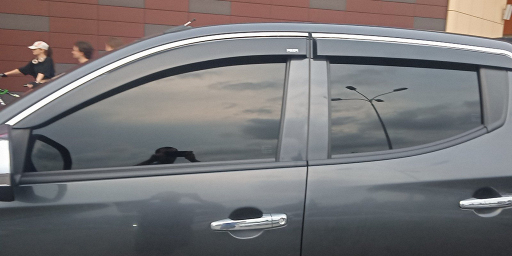 Mitsubishi L200 2015-2024 - вітровики з хромом (4 шт, Niken)