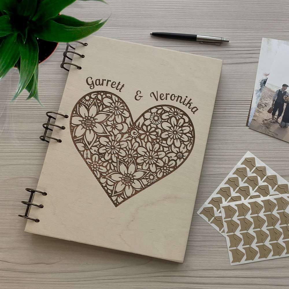 Дерев'яний фотоальбом Серце на кільцях розмір А4, фото 1