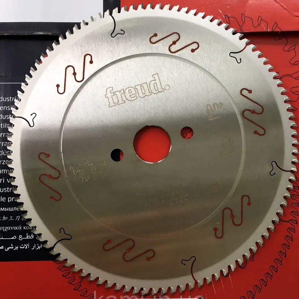 Freud LU5E 0200 Пила 250х2,8x2,2x32 z=100 кут 5 град. для пиляння профілів з алюмінію і ПВХ