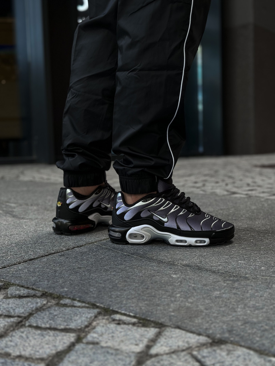 Кросівки чоловічі Nike Air Max Plus "Black/White" / DO6384-001, фото 1