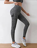 Спортивні лосини з високою посадкою, сірі легені, безшовні лосини для фітнесу  з ефектом Push Up M/L, фото 3