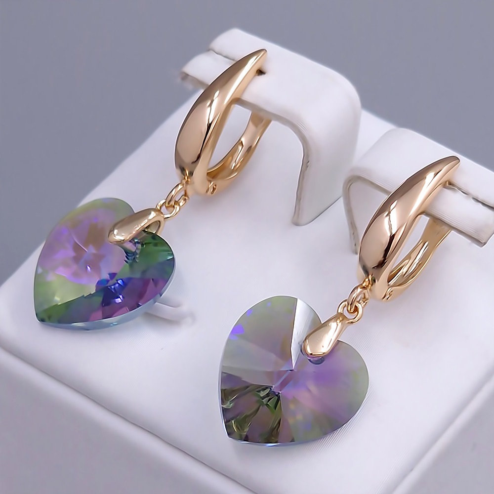 Сережки XР. Позолота 18К. Камені: Swarovski фіолетово-сірий хамелеон. Довжина: 36 мм. Ширина: 14 мм