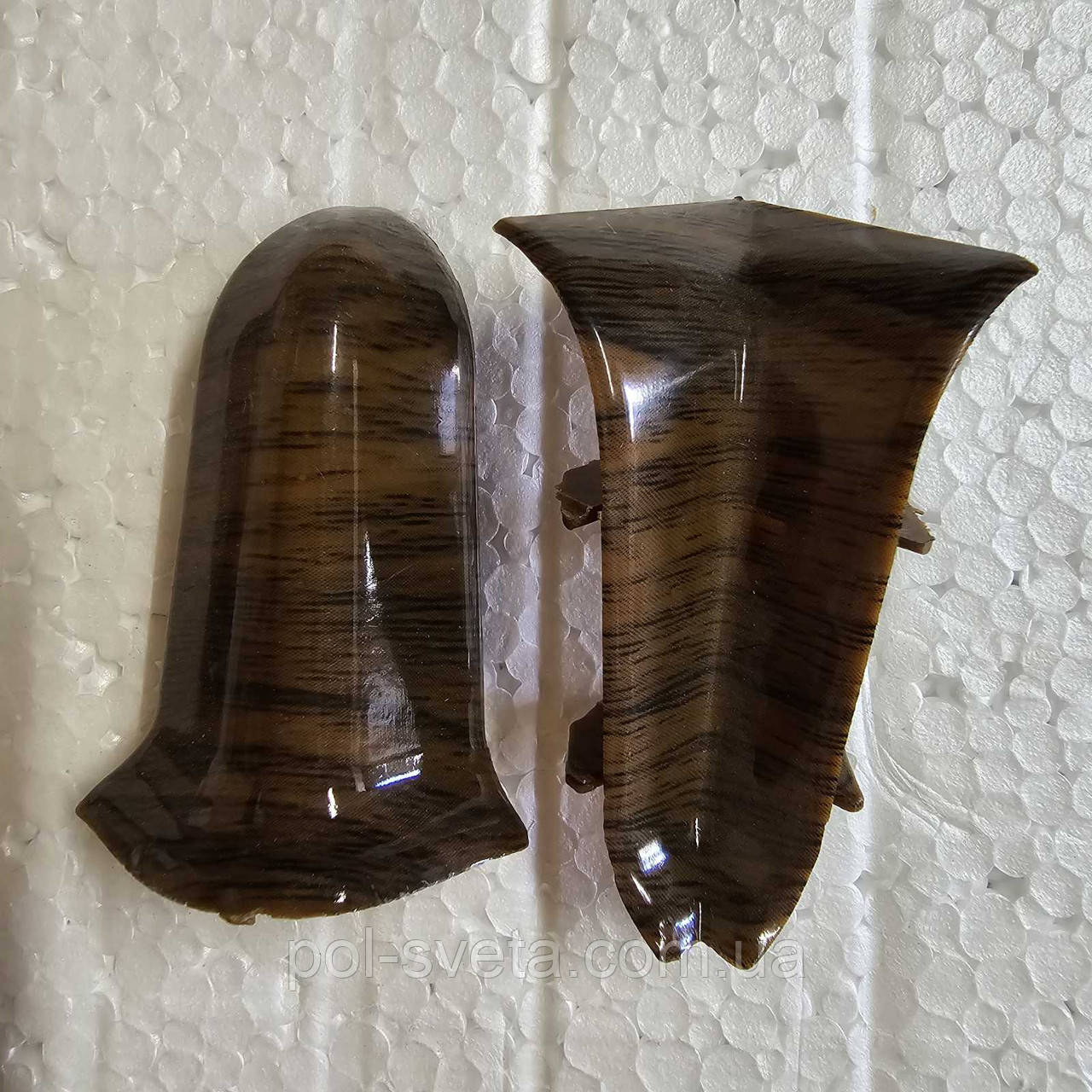 Кут зовнішній до Плінтусу ПВХ Дуб Хендерсон 80001, фото 1