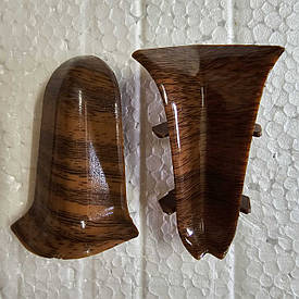 Кут зовнішній до Плінтусу ПВХ Сандалове дерево 135