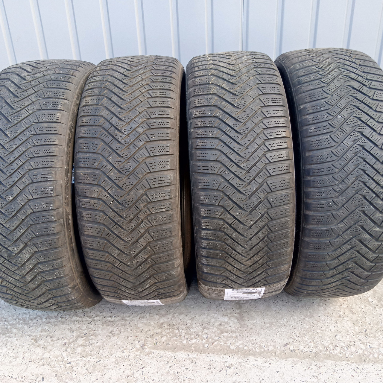 Комплект зимніх шин 225/55/18 Laufenn, 19року,з Германії без пробігу по Україні