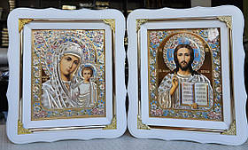 Ікони Вінчальні з квітами №3 в білому дерев'яному фігурному кіоті під склом,розмір кіота 24*21,сюжет 15*18