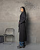 Жіноче утеплене слімтексом пряме зимове пальто максі з поясом, шліцом, фото 4