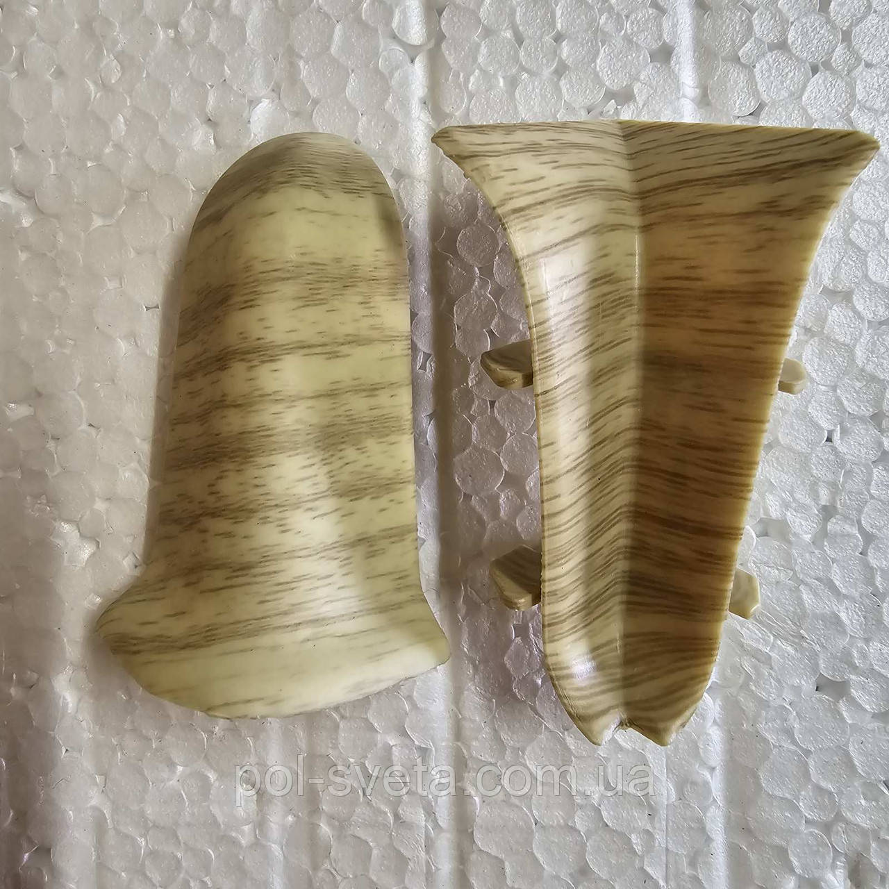 Зовнішній кут для плінтуса ПВХ Дуб Альпійський 28107, фото 1