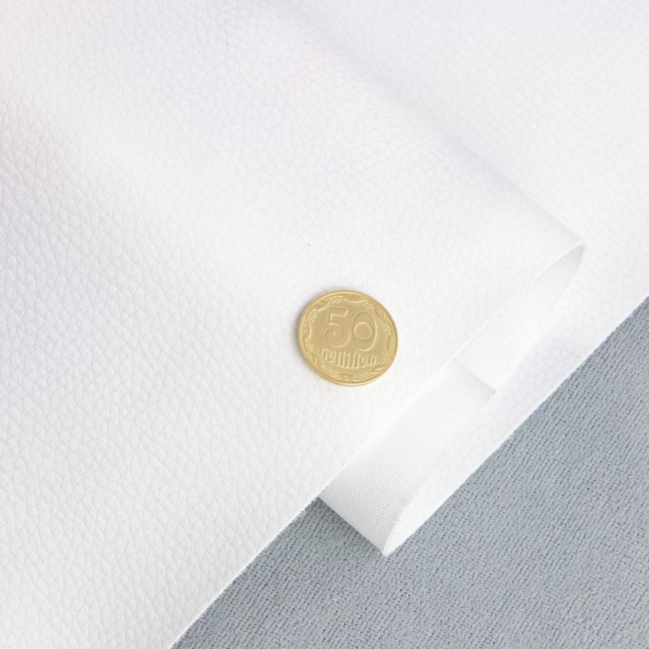 Кожвініл "DOLLARO" меблевий полу-глянец білий, для перетяжки м'якого куточка, дивана, крісел, шир 1.35 м, фото 1